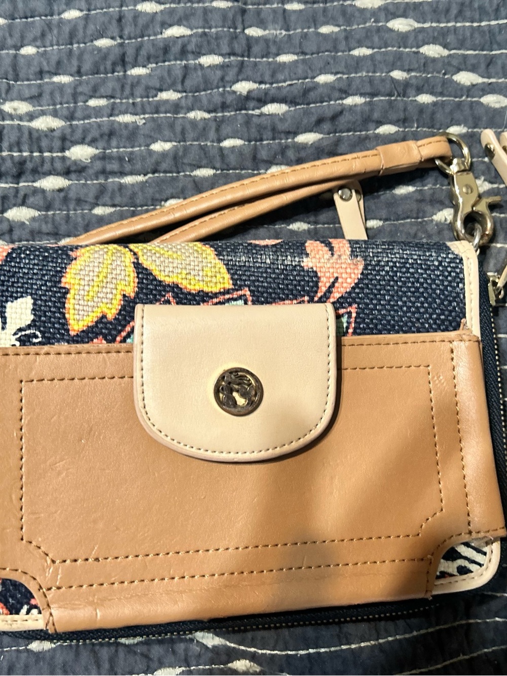 Spartina Neutral Tan and Navy Floral Women’s Wristlet Bag